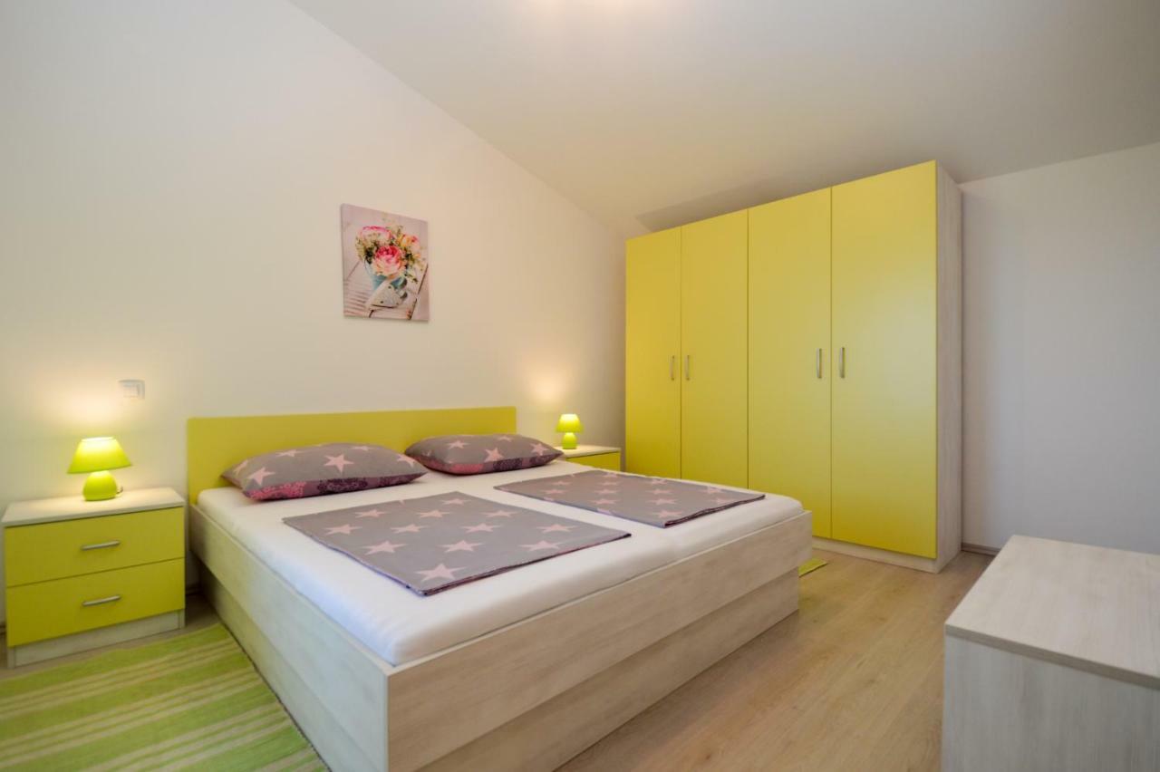 Apartment Mit- Mir Fondole Kültér fotó